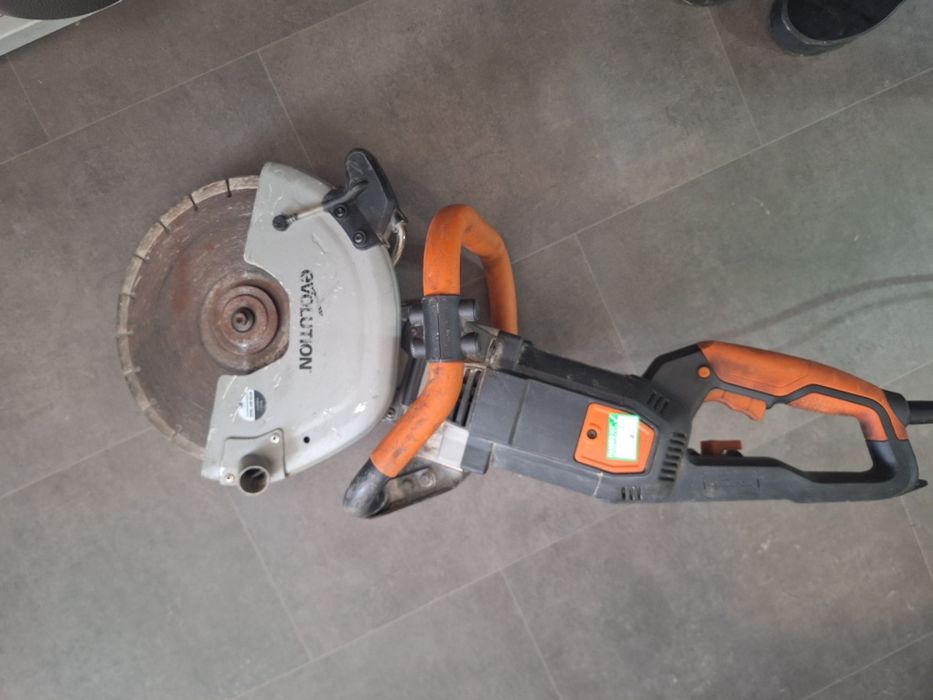 EVOLUTION przecinarka do betonu 300mm 2400W u