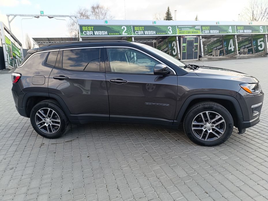 Продам Jeep Compass