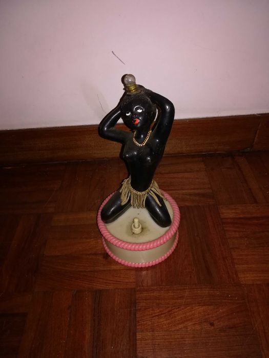 Antiguidade_dois Candeeiros a petróleo || um candeeiro vintage