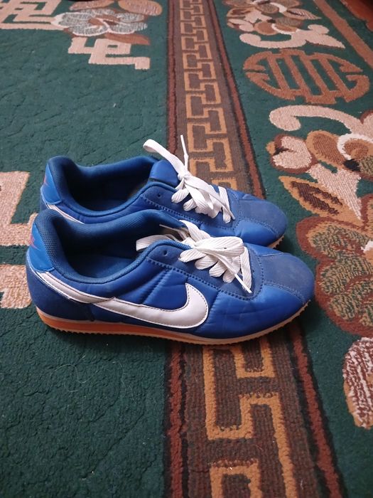 Продам джинси чоловічі і кросівки найк