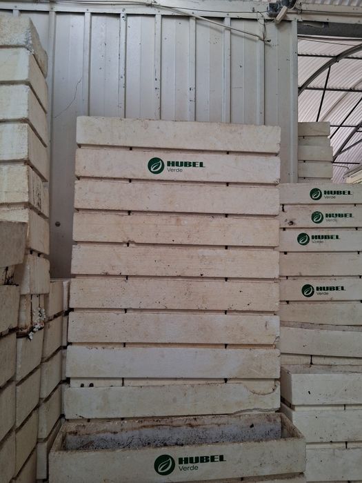 Floreira branca esferovite 36l