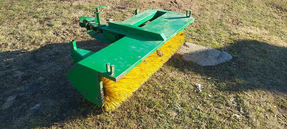Zamiatarka szczotka do  glebogryzarki dzika  ferrari