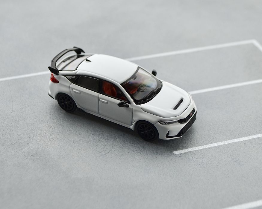 Колекційні моделі авто машинки масштаб 1:64