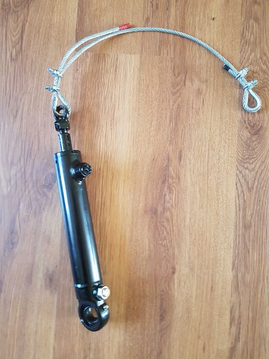 Hydrauliczne podnoszenie podbieracza Z-224 prasa kostka Sipma Agromet