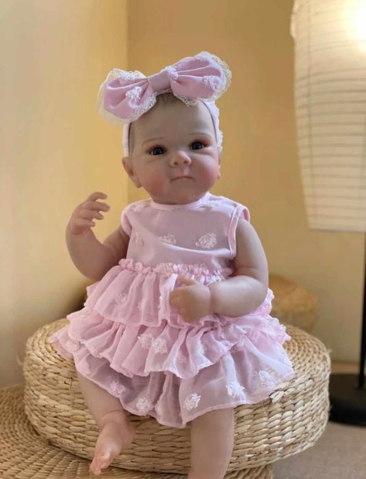 Realistyczna lalka typu Reborn cała z winylu nadaje się do kąpieli