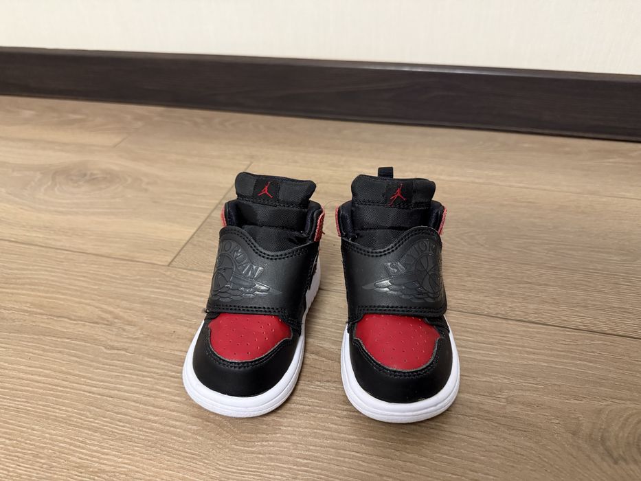 Кросівки дитячі Jordan 23.5-24 розмір