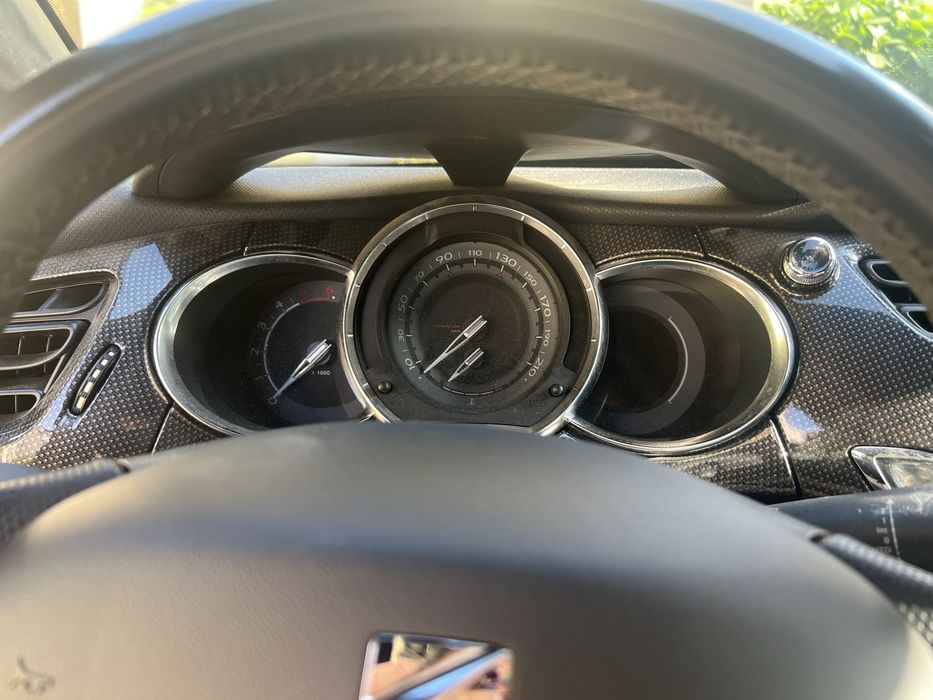 Citroen DS 3 cor preta