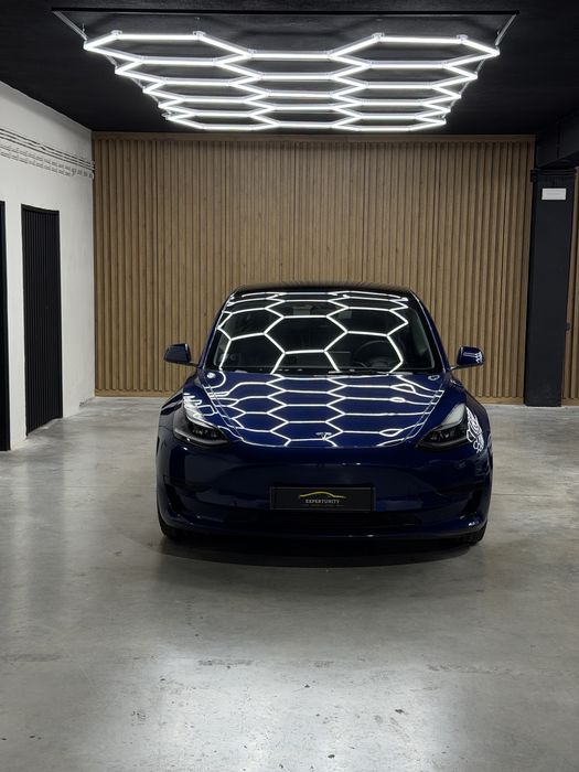 Tesla Model 3 SR plus