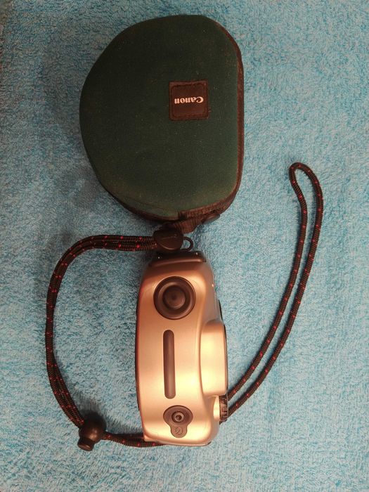 Canon IXUS X1  aquática de rolo 35 mm clássica.