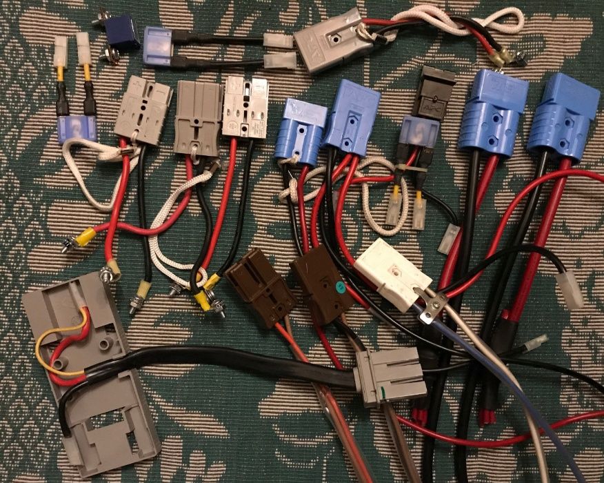 Разъём для UPS бесперебойника APC
