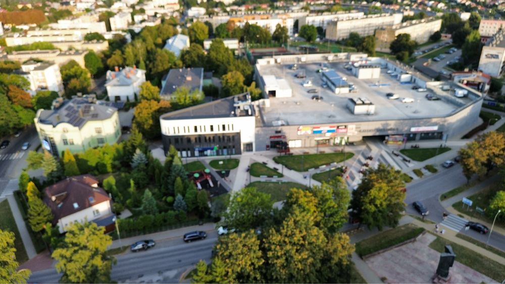 Nowy biurowiec w centrum Sanomierza, nowoczesne pomieszczenia biurowe