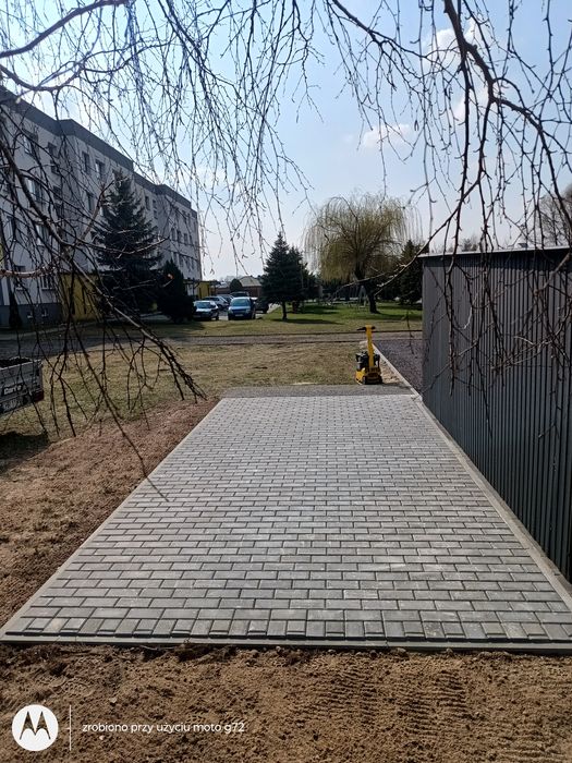 Podbudowy z kruszyw łamanych, utwardzenia placów, dróg, kostka brukowa