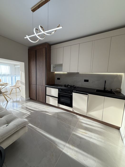 Продаж!Вишукана,дизайнерська 2к квартира біляТЦ Арсен Івано-Франківськ