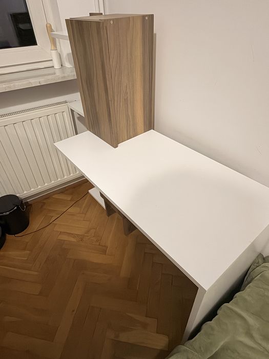 Biurko z półkami