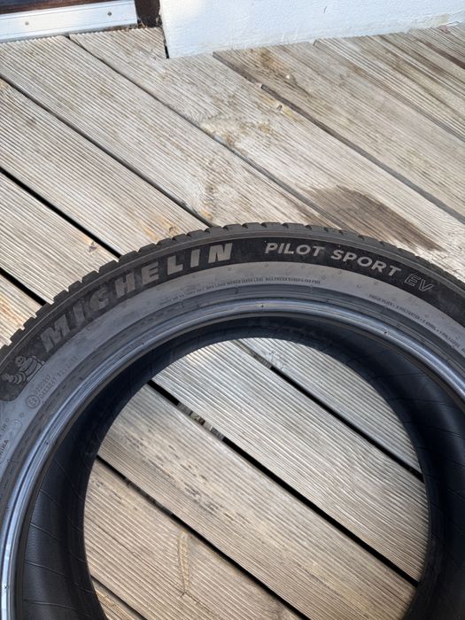 Шини Michelin Pilot Sport EV 265/45 R20