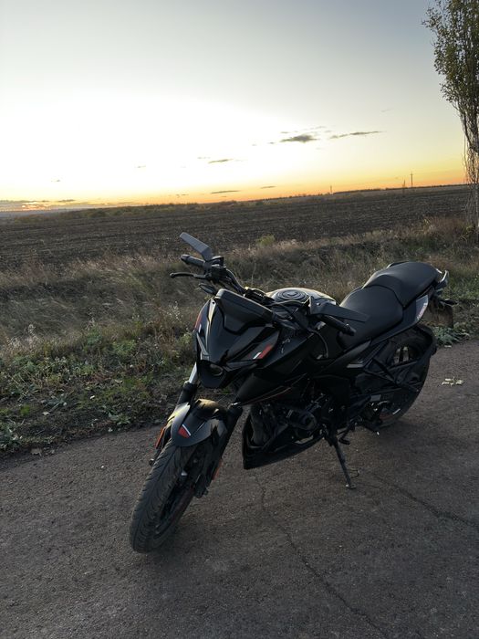 Bajaj pulsar n250.