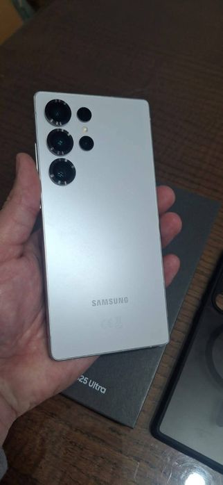 Samsung s25 ultra com um mes