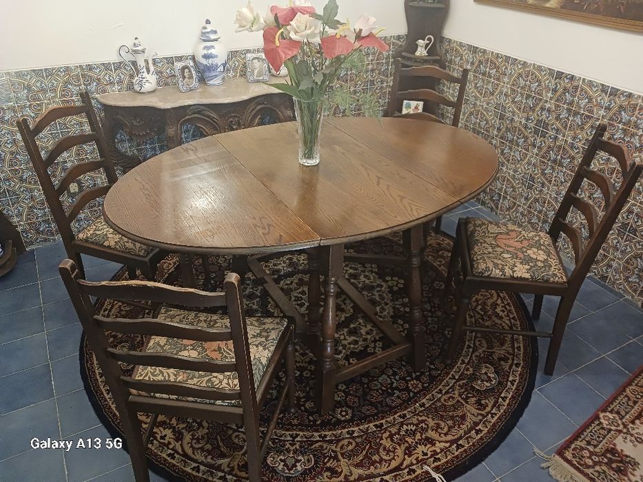 Vintage Mesa e  4 cadeiras inglesas em carvalho inglês