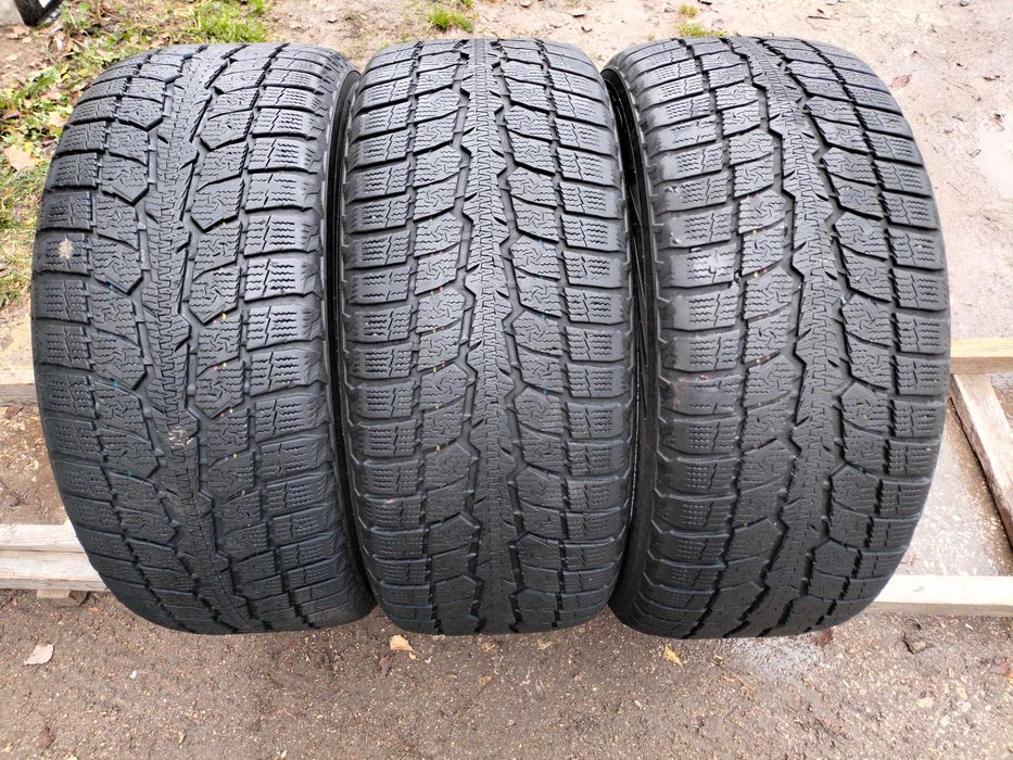 Зимові шини TOYO 235/55/17