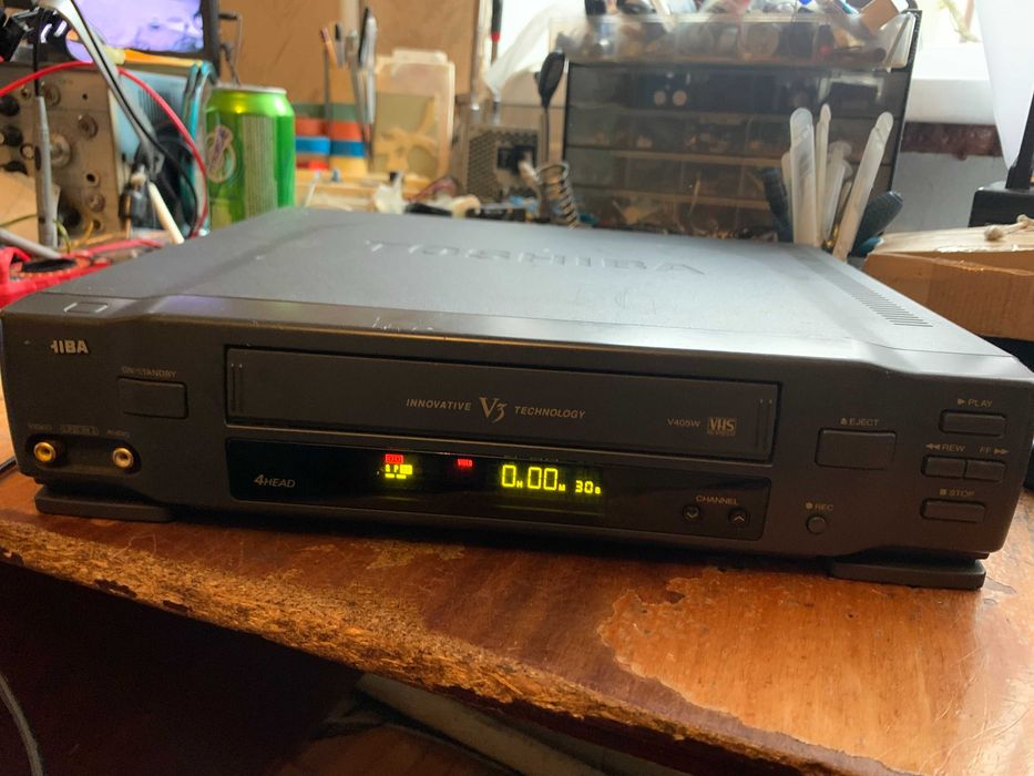 Відеомагнітофон Toshiba V-405W