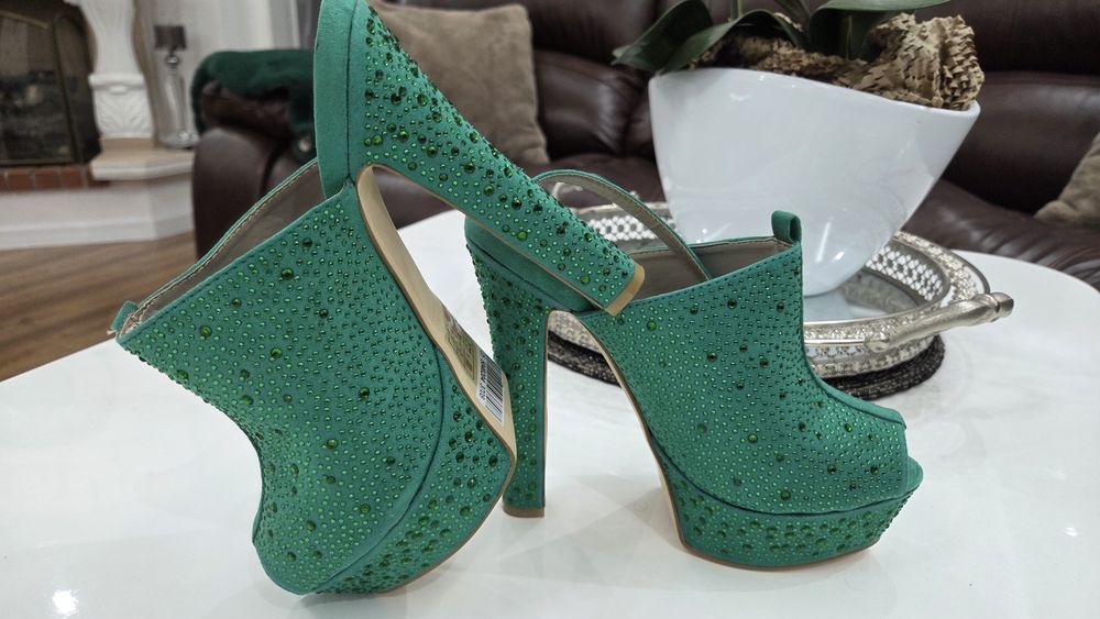 Buty na obcasie 37