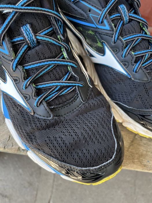 Кросівки Mizuno Wave Ultima 9