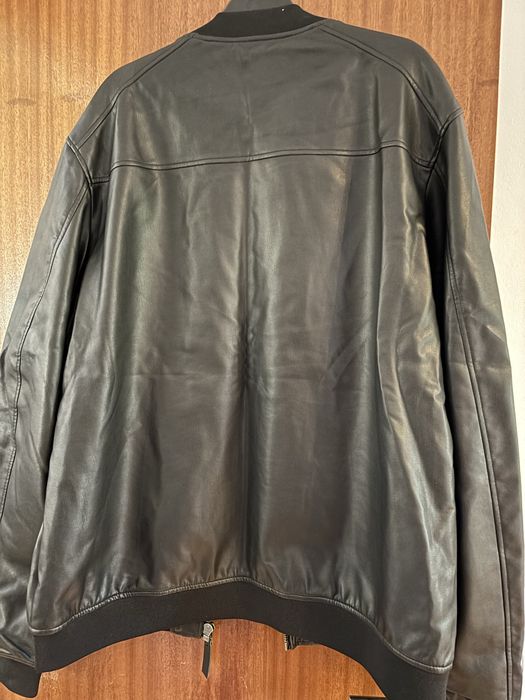 Casaco Preto estilo couro