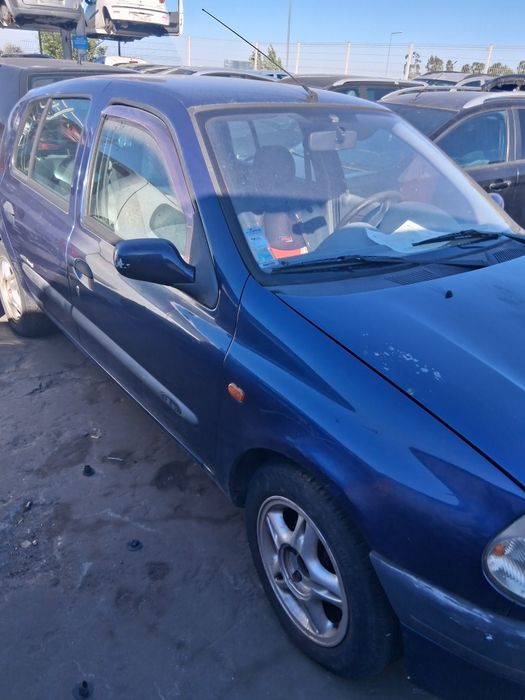 Renault clio para peças