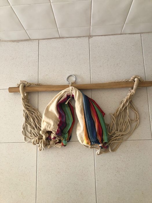 Cama e cadeira de lona para jardim e chapéu de sol