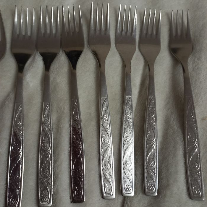 Вилки ,виделки столові