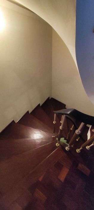 Moradia T6 com Jardim e Garagem na Av. Fernão Magalhães – Porto