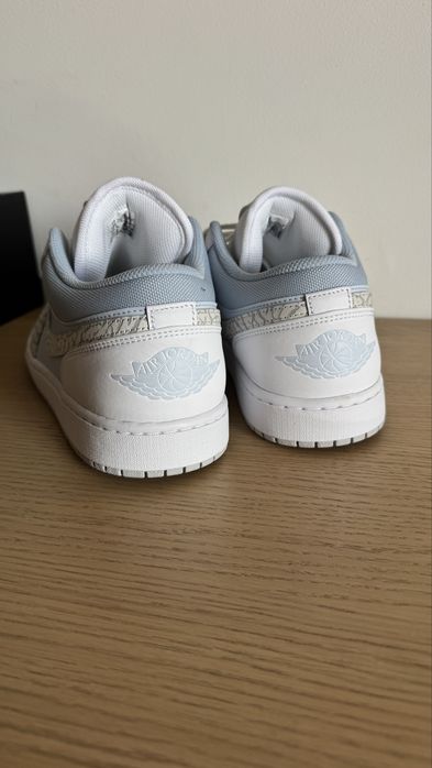 Air Jordan 1 Low SE “Blue Tint / Sail / White / Grey Fog” | rozmiar 43