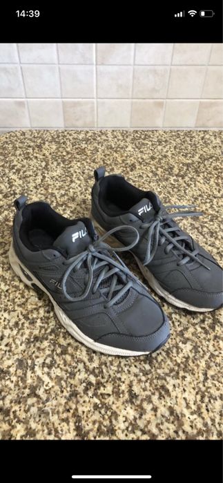 Sapatilhas FILA Tamanho 42