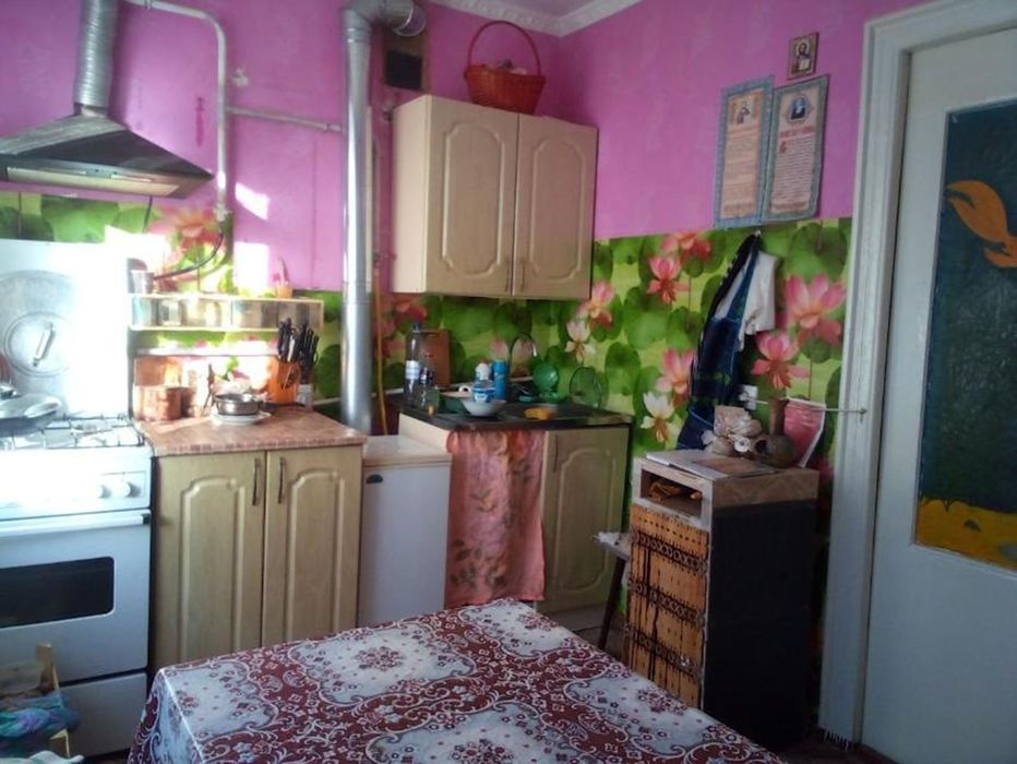 Продам 2-х, квартиру у селищі Петрівка-Роменська Миргородського району