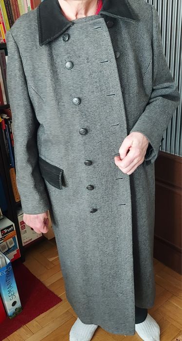 Piękny wełniany płaszcz