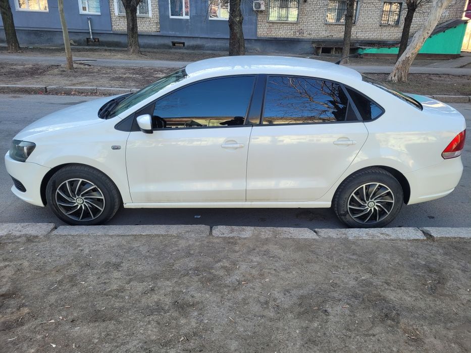 Volkswagen Polo 2013р, 1.6 газ/бензин в доброму стані