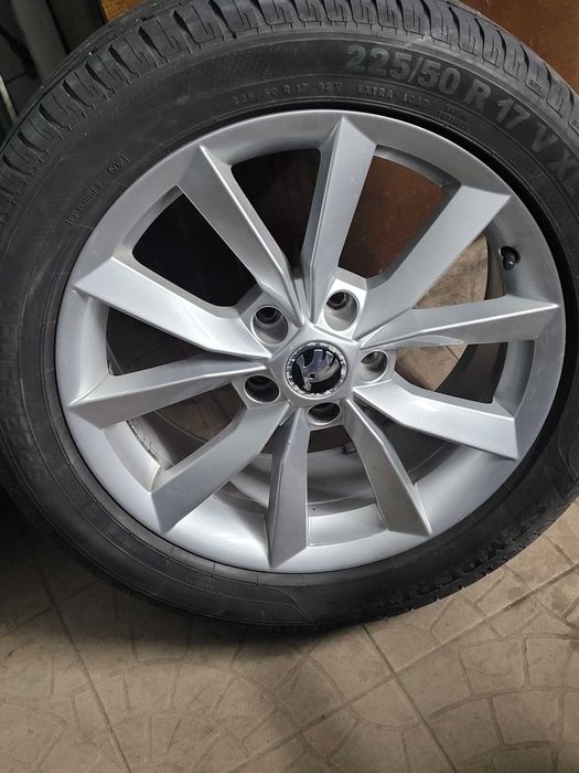 Титанові диски 7J x17 h 2 et45  з гумою 225\50 R 17 vw /skoda\audi. Можливий торг...