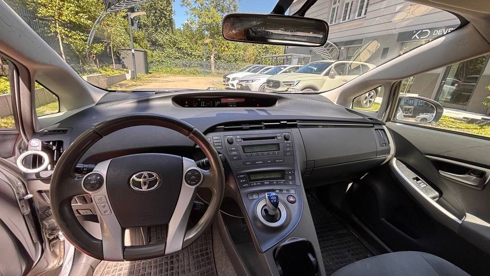 Toyota Prius 30 | 1.8 Hybrid + LPG | 2010