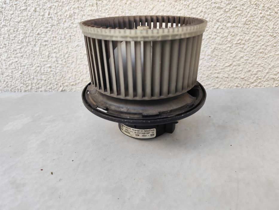 Моторчик пічки Jeep Cherokee 2004р