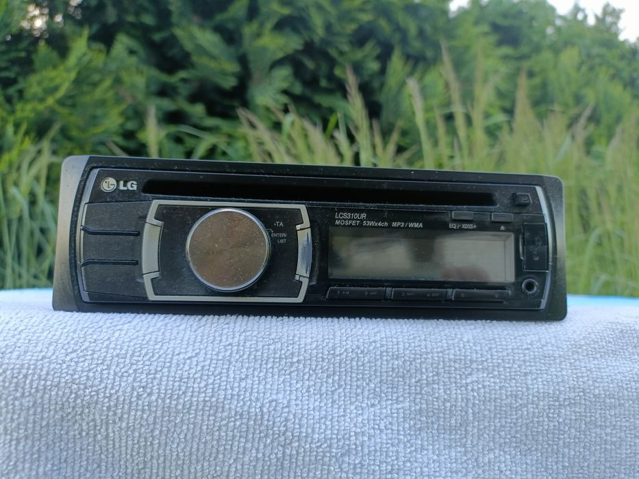 Stare radio z CD audio złom uszkodzone?