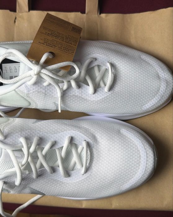 Nike Revolution 7