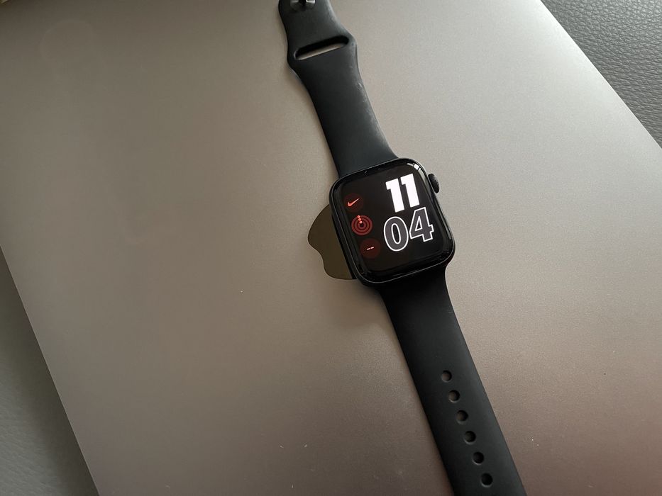Apple Watch se 44mm LTE