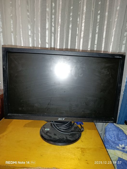 Acer v193HQL монітор