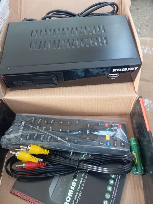 Romsat T-8030HD. Ефірний цифровий DVB-T2 тюнер