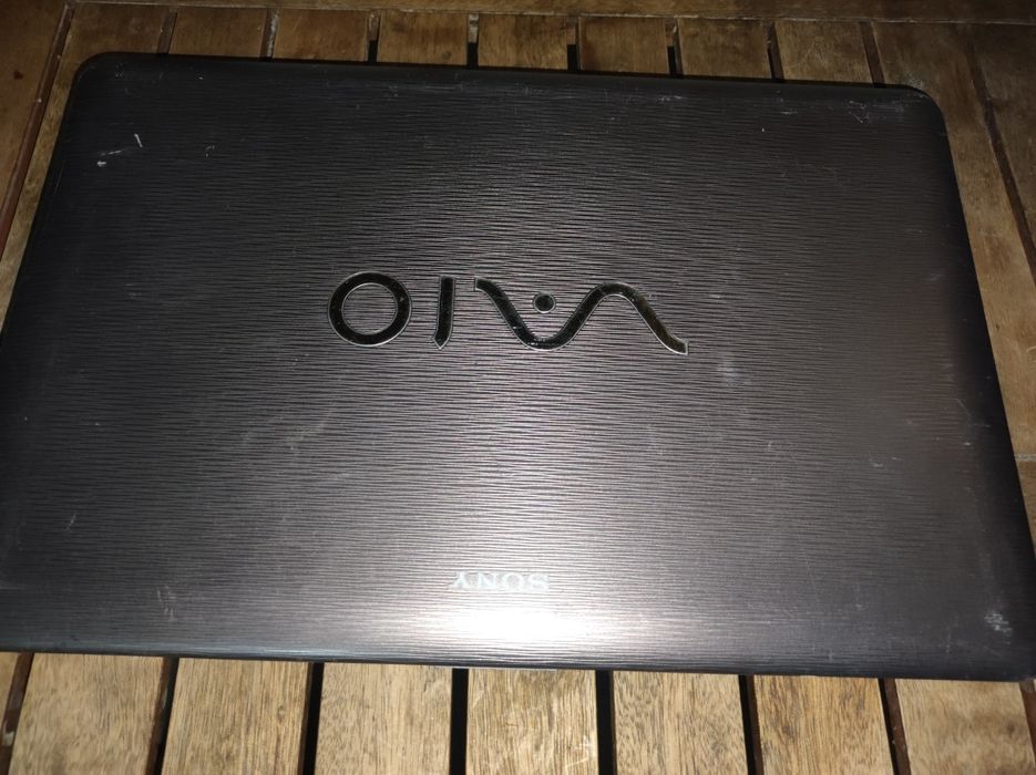 Portátil Sony vaio com carregador não tem beteria