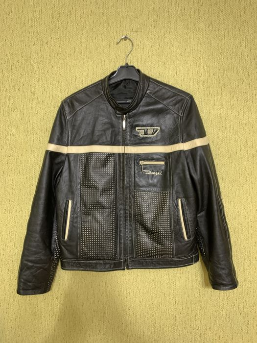 Шкіряна куртка Diesel розмір M