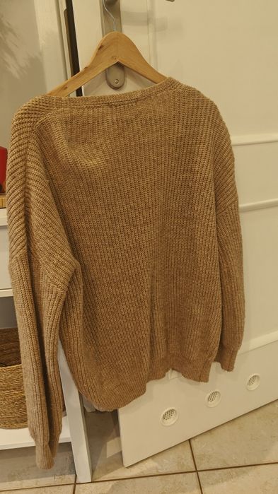 Beżowy kardigan damski