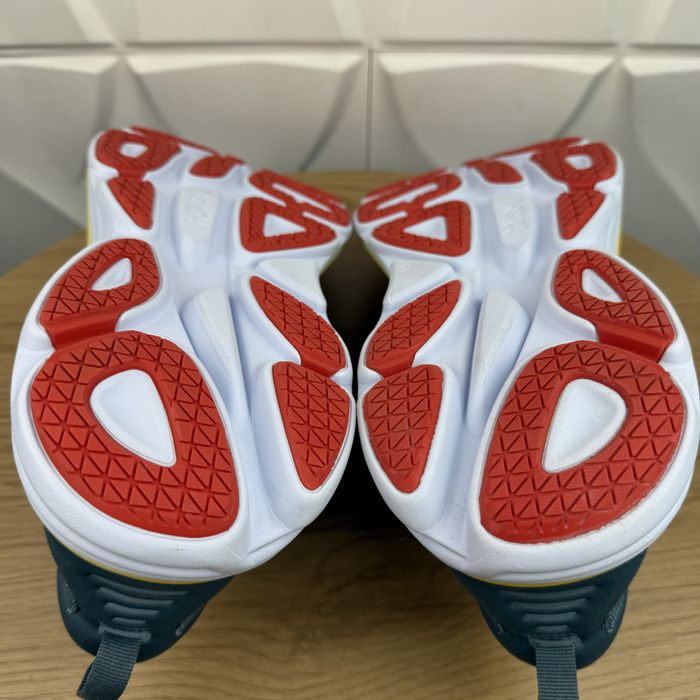 Оригінальні кросівки Hoka bondi 8