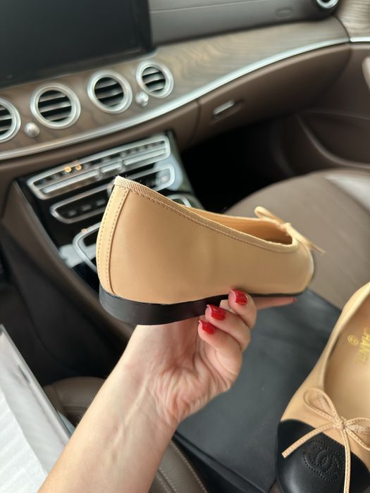 Балетки Chanel , шкіряні