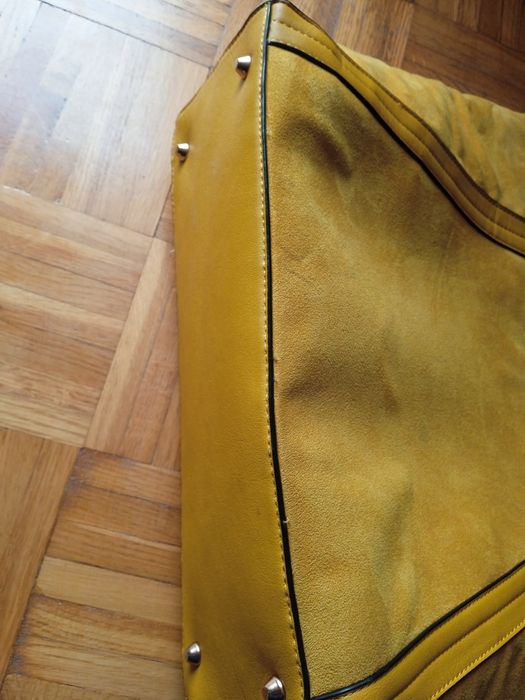 Duża torba shopper w piękny żółto miodowym kolorze.